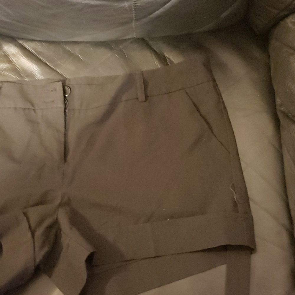 Shorts - Picture 4 of 5